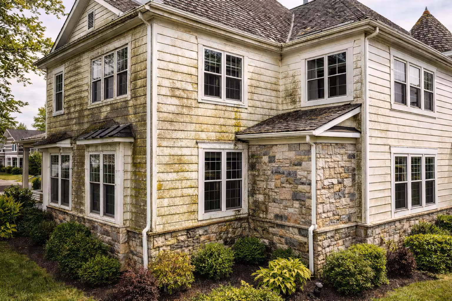 professional-house-washing-services/loudoun-county-va-before Before house washing service loudoun county